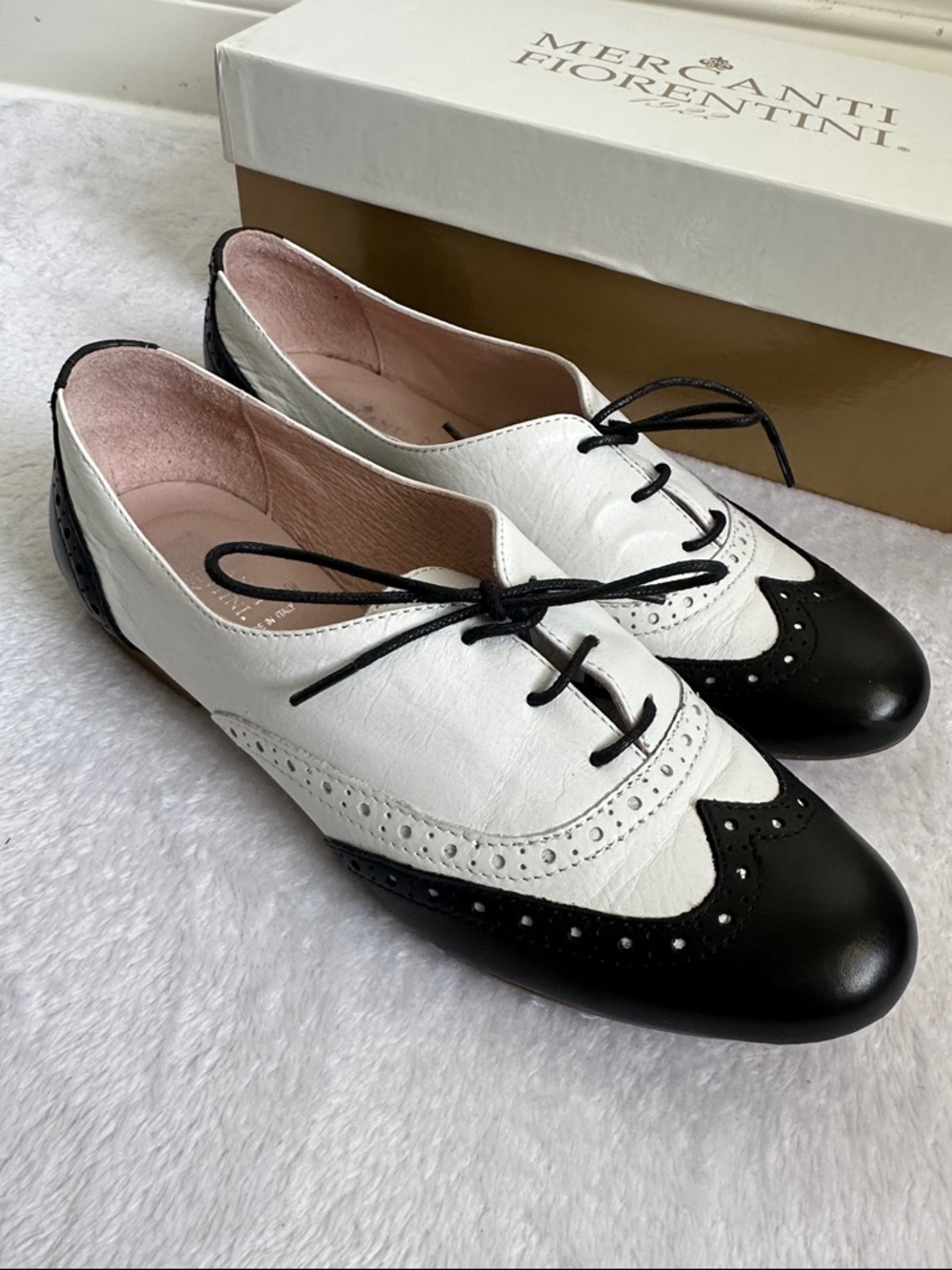 Vintage Women Black White Two Tone Leather Wingtip Oxford Brogue Shoes Italy 37